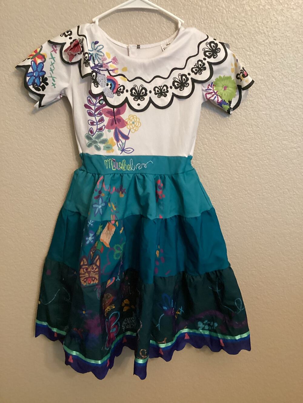 Disney Parks Encanto Mirabel Madrigal costume dress for kids S